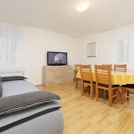 Lejlighed Pintar-2 By Interhome *